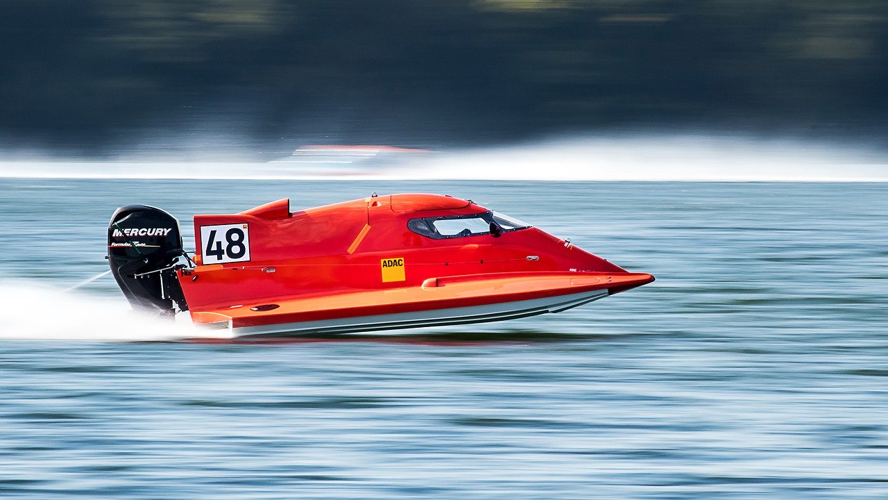 powerboat-2784250_1280